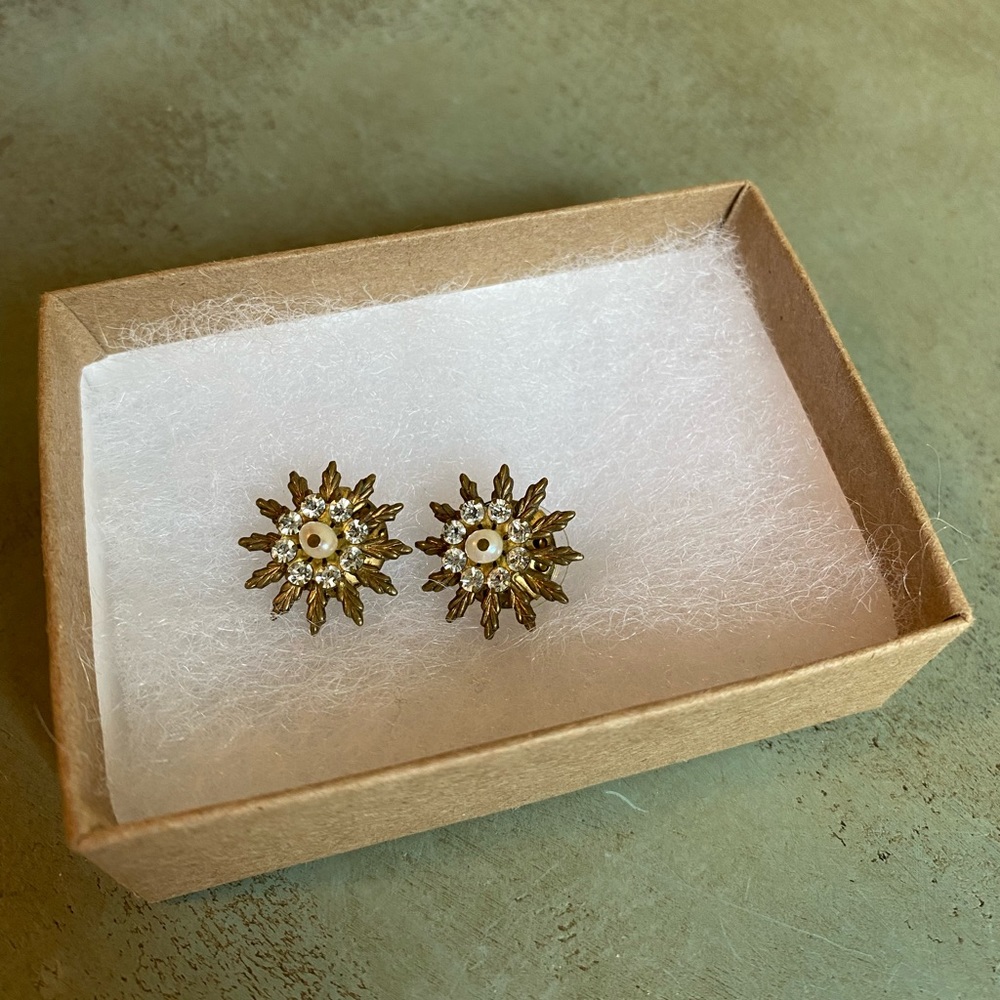 Free People Gold Flower Stud Earrings